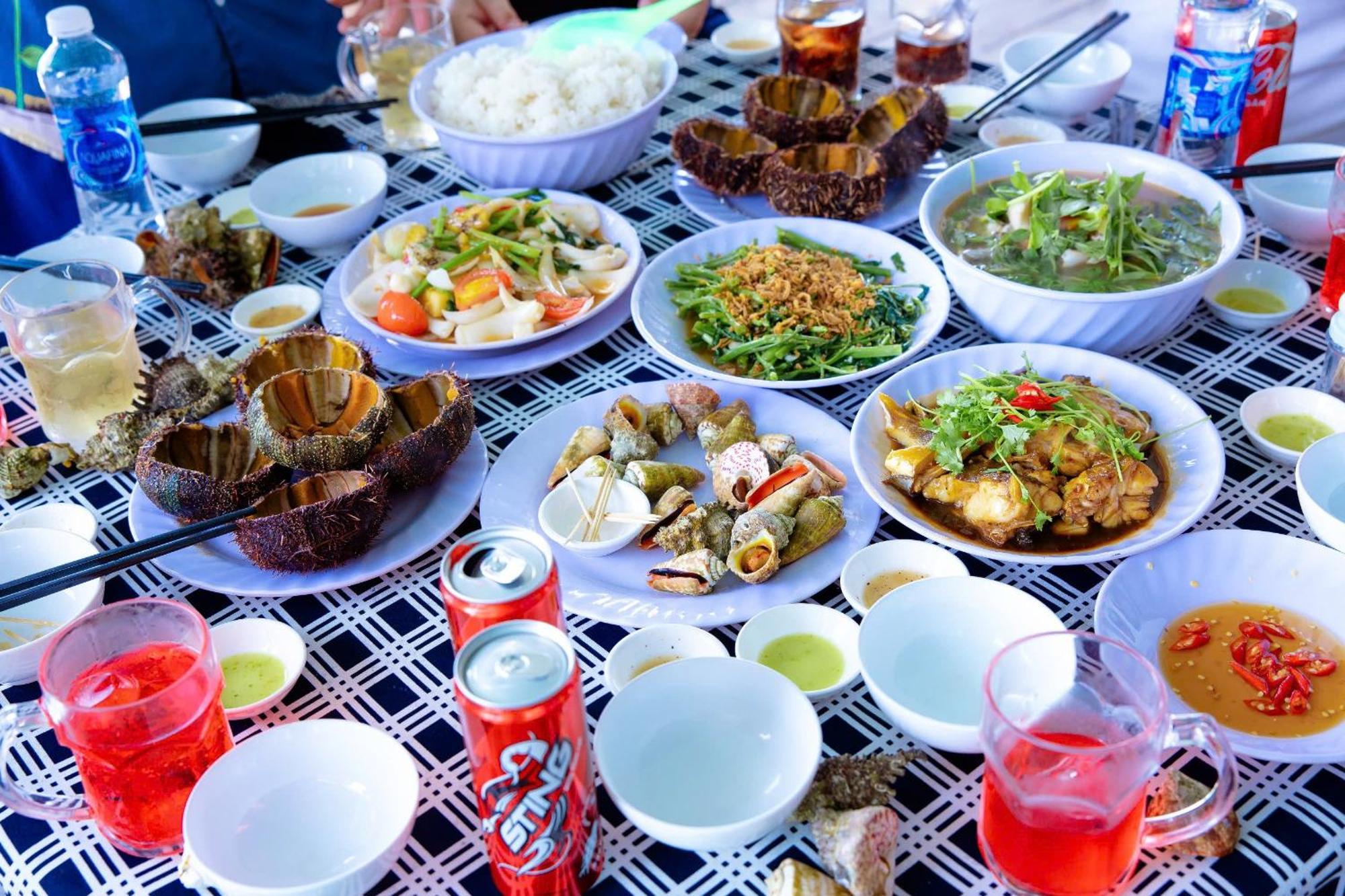 Chau Gia Hotel Vinh Hy Bagian luar foto