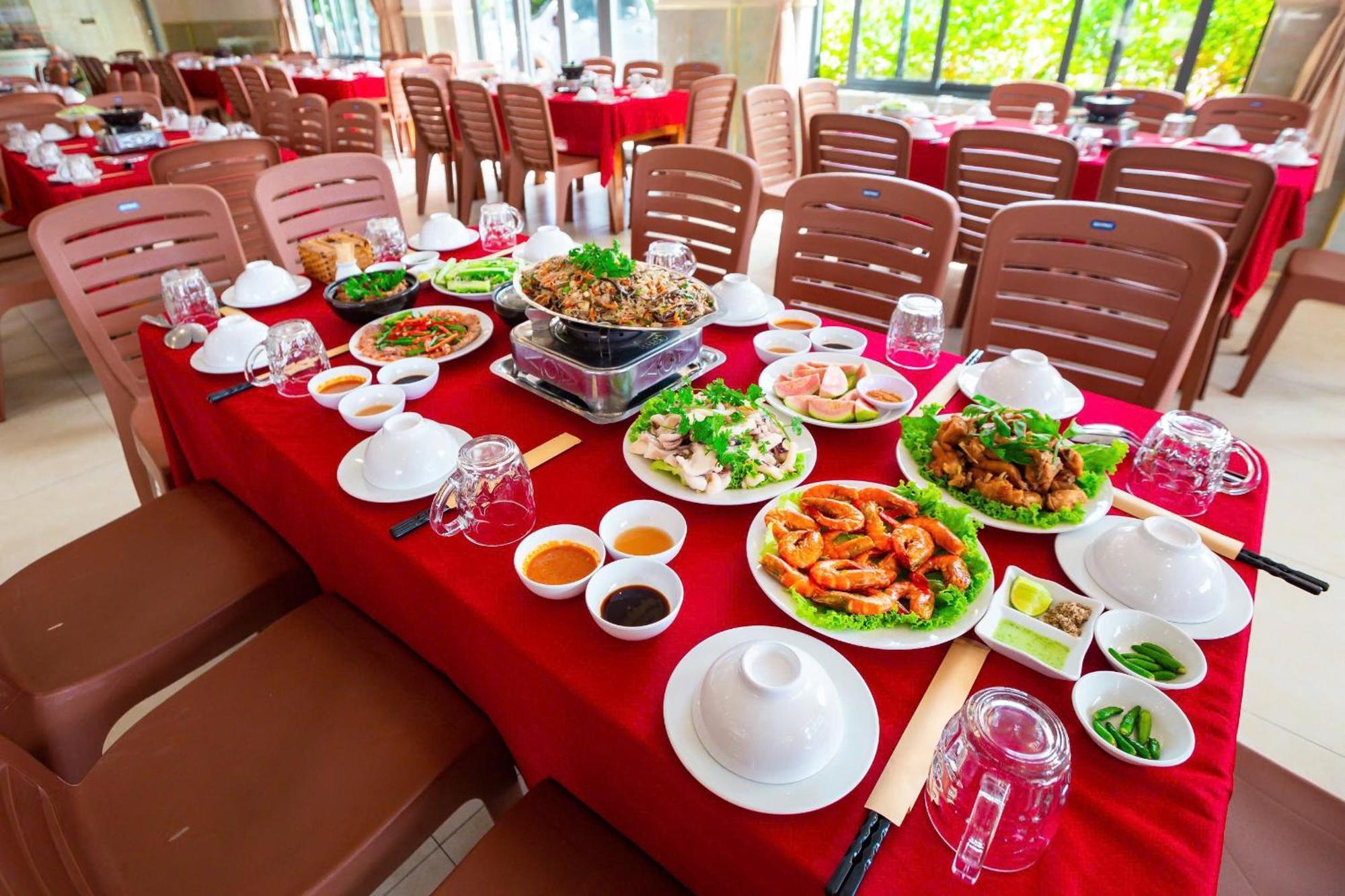 Chau Gia Hotel Vinh Hy Bagian luar foto